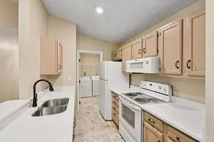 977 Cedar Ridge Dr, Pierce Township, OH 45245 - Photo 5