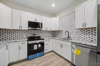 112 Valencia, Cincinnati, OH 45219 - Photo 9