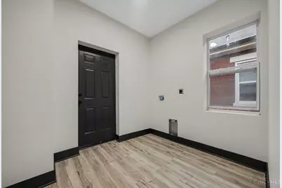 112 Valencia, Cincinnati, OH 45219 - Photo 17