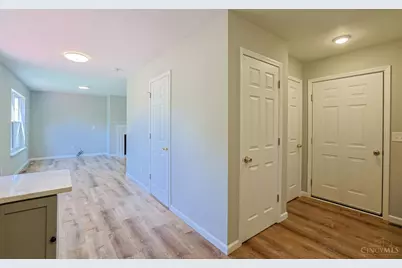 2929 Creekside Drive, Fairfield Township, OH 45011 - Photo 9