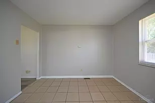 1987 Mistyhill Dr, Springfield Township, OH 45240 - Photo 13