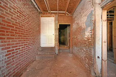 38 E Clifton Avenue, Cincinnati, OH 45202 - Photo 5