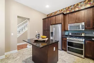 558 Milton St, Cincinnati, OH 45202 - Photo 15