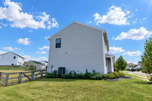 101 Crossing Circle Ct, New Richmond, OH 45157 - Photo 3