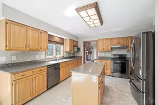 5343 Boomer Rd, Green Township, OH 45247 - Photo 9