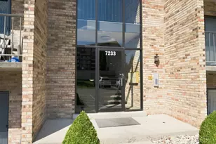 7233 Creekview Dr, Colerain Township, OH 45247 - Photo 3