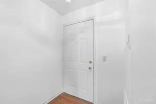 556 Aspen Glen Dr, Union Township, OH 45244 - Photo 9
