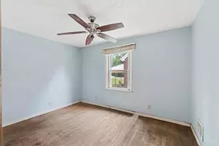 5204 Lillian Dr, Cincinnati, OH 45237 - Photo 11