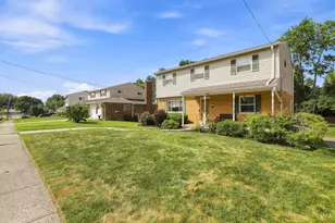 771 Heavenly Ln, Delhi Township, OH 45238 - Photo 3
