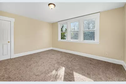 954 Elberon Avenue, Cincinnati, OH 45205 - Photo 9
