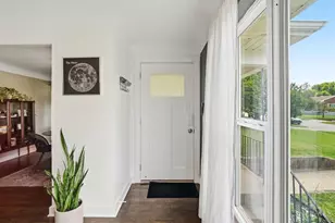 6136 Tahiti Dr, Cincinnati, OH 45224 - Photo 7