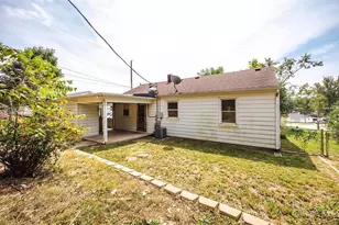588 Valleyview Dr, Hamilton, OH 45013 - Photo 3