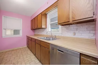 588 Valleyview Drive, Hamilton, OH 45013 - Photo 9
