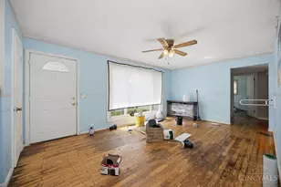 588 Valleyview Dr, Hamilton, OH 45013 - Photo 5