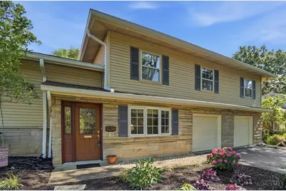 526 Chisholm Trail, Wyoming, OH 45215 - Photo 3