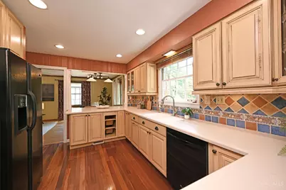 359 Woodknoll Terrace, Cincinnati, OH 45215 - Photo 11