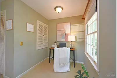 359 Woodknoll Terrace, Cincinnati, OH 45215 - Photo 23