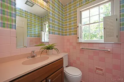359 Woodknoll Terrace, Cincinnati, OH 45215 - Photo 35