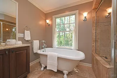 359 Woodknoll Terrace, Cincinnati, OH 45215 - Photo 27