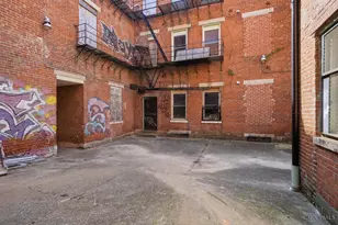 1637 Hughes St, Cincinnati, OH 45202 - Photo 25