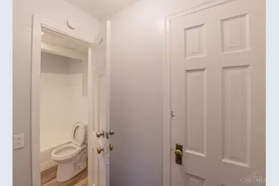 735 Elberon Avenue, Cincinnati, OH 45205 - Photo 9