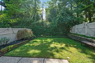 991 Paradrome St, Cincinnati, OH 45202 - Photo 9