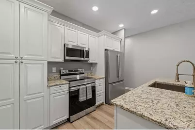 991 Paradrome Street #13, Cincinnati, OH 45202 - Photo 3