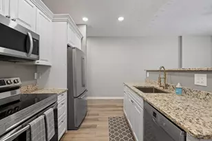 991 Paradrome St, Cincinnati, OH 45202 - Photo 15