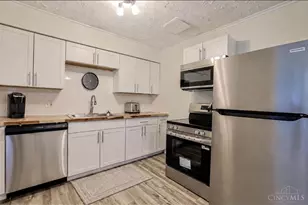 3065 Aquadale Ln, Cincinnati, OH 45211 - Photo 13