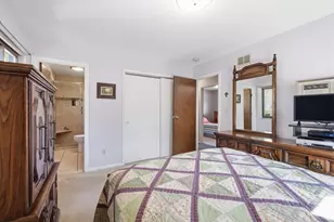 5580 Seville Ct, Green Township, OH 45247 - Photo 13