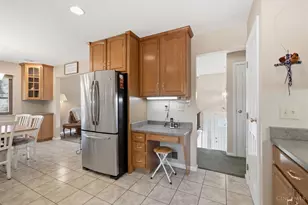 5580 Seville Ct, Green Township, OH 45247 - Photo 9