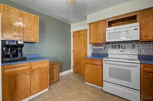 3871 W Elkton Rd, Wayne Township, OH 45011 - Photo 17