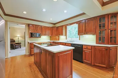 8389 Shadowpoint Court, Montgomery, OH 45242 - Photo 5