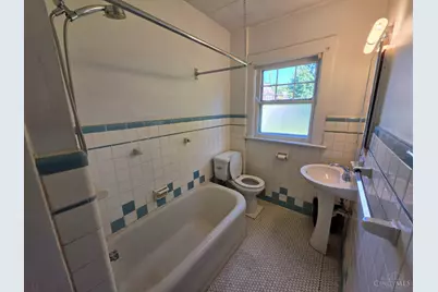 1614 Springlawn Avenue, Cincinnati, OH 45223 - Photo 13