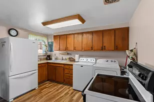 7845 Harshmanville Rd, Huber Heights, OH 45424 - Photo 13