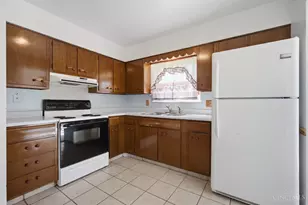 696 Rockford Dr, Hamilton, OH 45013 - Photo 11