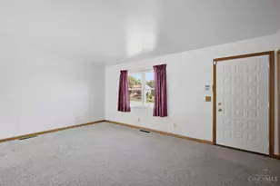 696 Rockford Dr, Hamilton, OH 45013 - Photo 5