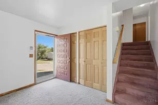 696 Rockford Dr, Hamilton, OH 45013 - Photo 3