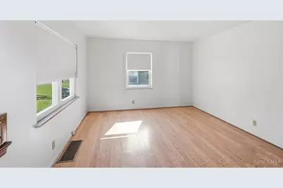 1515 Spring Lawn Avenue, Cincinnati, OH 45223 - Photo 9