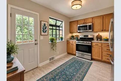 3909 Cedarwood Place, Cincinnati, OH 45213 - Photo 9