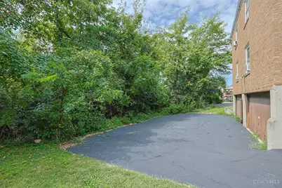 3097 Riddle View Lane, Cincinnati, OH 45220 - Photo 23