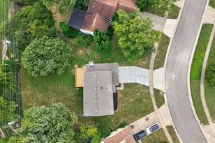 11554 Lincolnshire Dr, Forest Park, OH 45240 - Photo 5