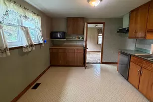 300 Maple Ave, Carlisle, OH 45005 - Photo 9