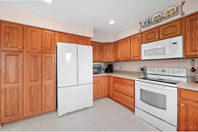 6166 Ramblingridge Drive, Green Township, OH 45247 - Photo 9