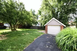6828 Buckingham Pl, Columbia Township, OH 45227 - Photo 25