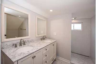 6828 Buckingham Place, Columbia Township, OH 45227 - Photo 15