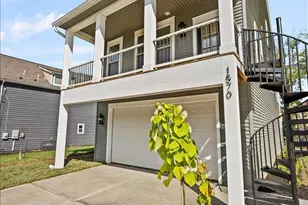 1570 St Leger Pl, Cincinnati, OH 45207 - Photo 3