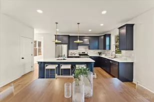 1570 St Leger Pl, Cincinnati, OH 45207 - Photo 5