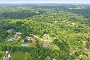 2 Birdhaven Ln, Indian Hill, OH 45242 - Photo 89