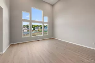 2587 Golden Leaf Dr, Beavercreek, OH 45431 - Photo 9